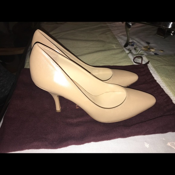 Bruno Magli Tan Pump Heels - Picture 3 of 4